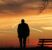 Vieil homme dans crépuscule