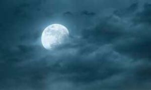 lune dans la nuit