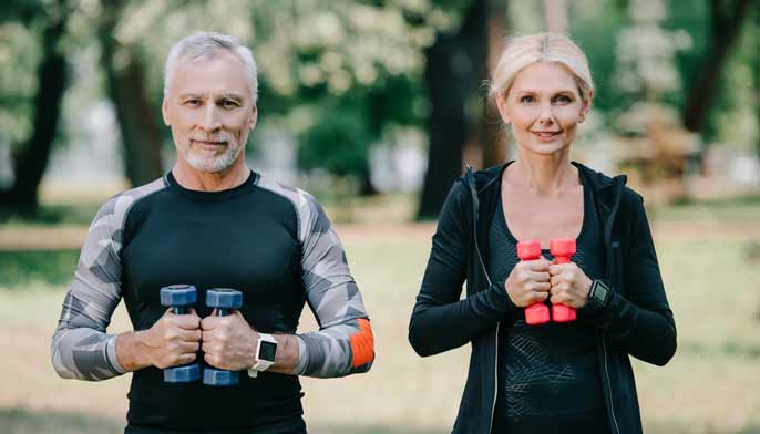 couple avec des halteres